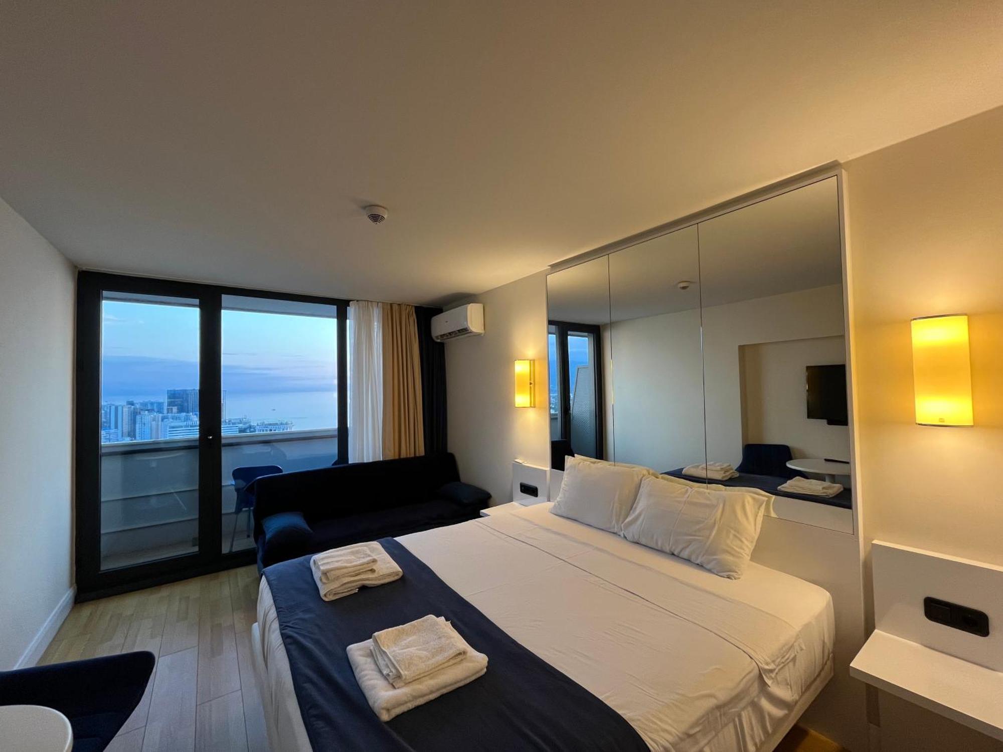 Orbi City Sun Tower 43 Floor บาทูมิ ภายนอก รูปภาพ