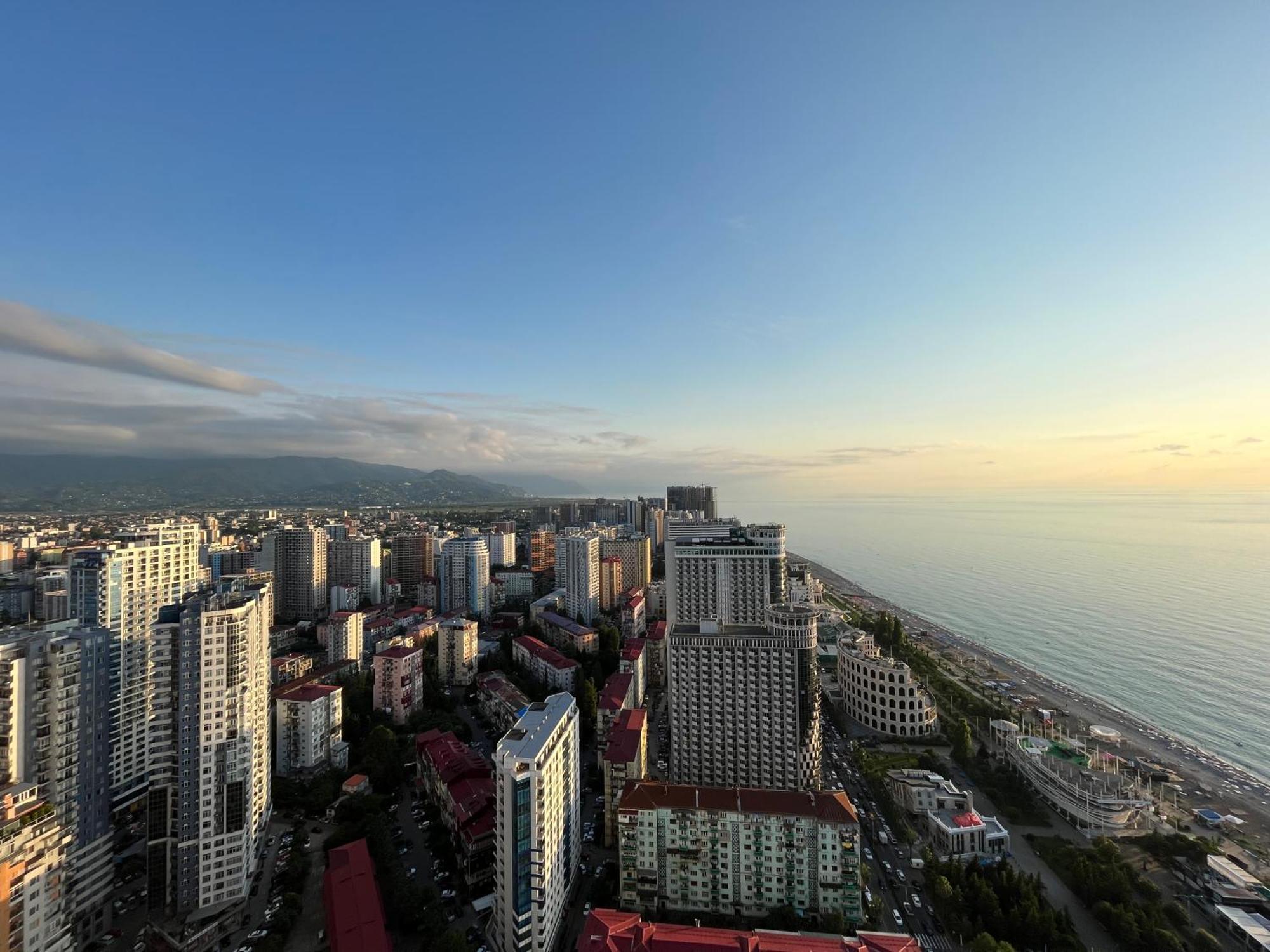 Orbi City Sun Tower 43 Floor บาทูมิ ภายนอก รูปภาพ