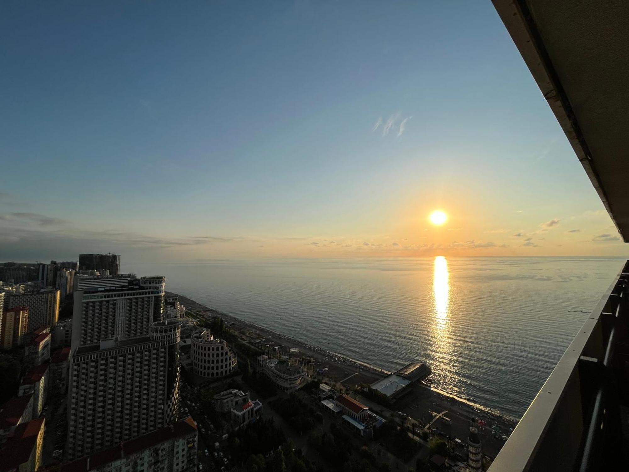 Orbi City Sun Tower 43 Floor บาทูมิ ภายนอก รูปภาพ