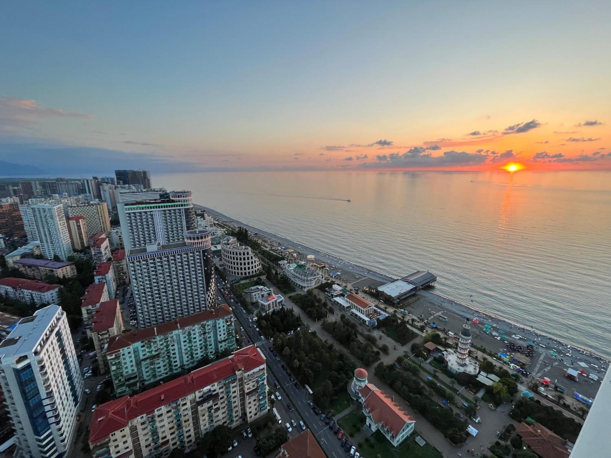 Orbi City Sun Tower 43 Floor บาทูมิ ภายนอก รูปภาพ